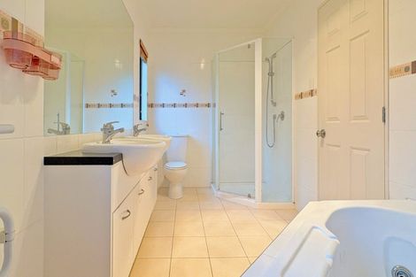Photo of property in 56 San Marino Drive West, Henderson, Auckland, 0612