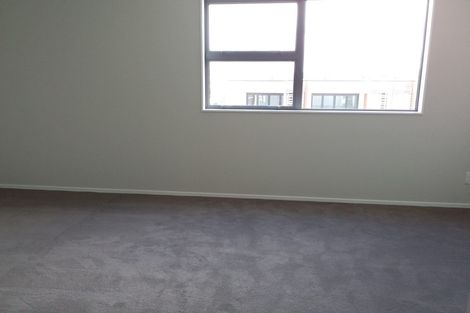 Photo of property in 2/69 Lake Road, Devonport, Auckland, 0624
