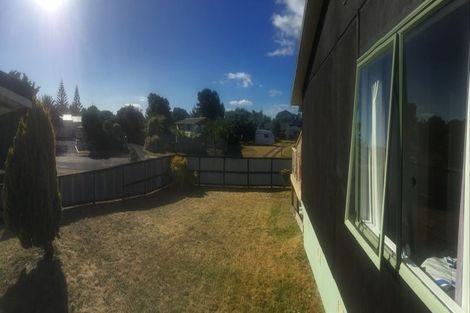 Photo of property in 38 Freyberg Crescent, Waikanae Beach, Waikanae, 5036