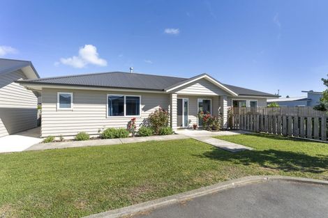 Photo of property in 4 Te Wiremu Lane, Otaki, 5512