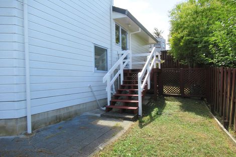 Photo of property in 4 Fairbanks Place, Glendene, Auckland, 0602