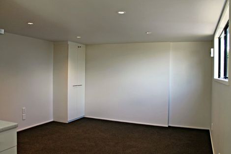 Photo of property in 8 Benchmark Drive, Massey, Auckland, 0614