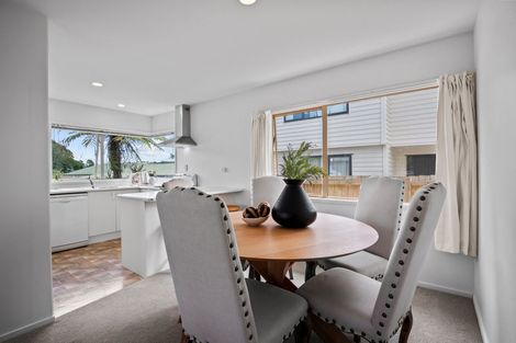 Photo of property in 14 Elliott Avenue, Bayview, Auckland, 0629