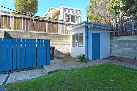 Photo of property in Victoria Court, 4u4 Queen Street, Mount Victoria, Wellington, 6011