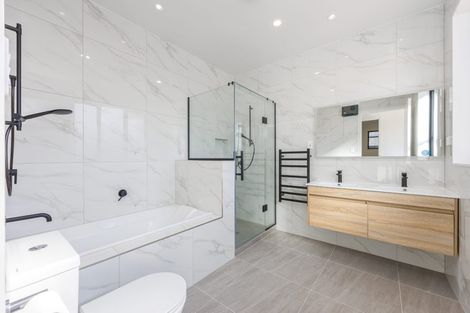 Photo of property in 13 Franheim Crescent, Orewa, 0931