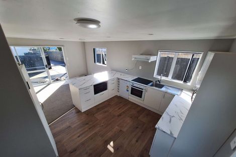 Photo of property in 22 Kaurilands Road, Titirangi, Auckland, 0604