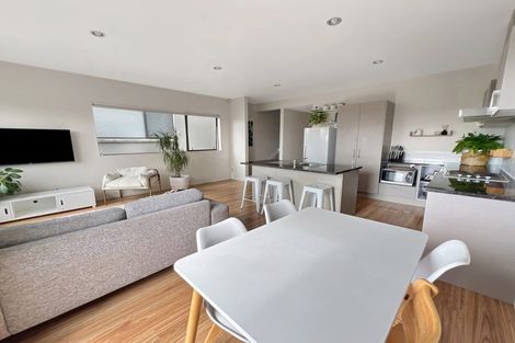 Photo of property in 5/12 Schnapper Rock Road, Schnapper Rock, Auckland, 0632