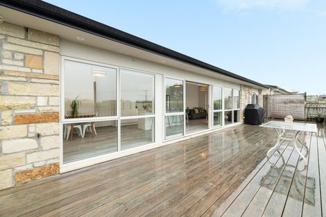 Photo of property in 2/21 Sardinia Rise, Bethlehem, Tauranga, 3110