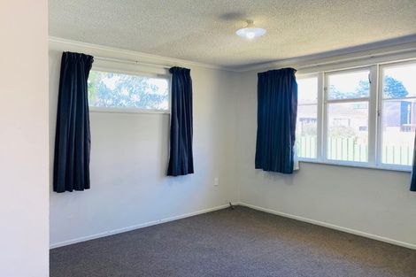 Photo of property in 72 Mckenzie Road, Mangere Bridge, Auckland, 2022