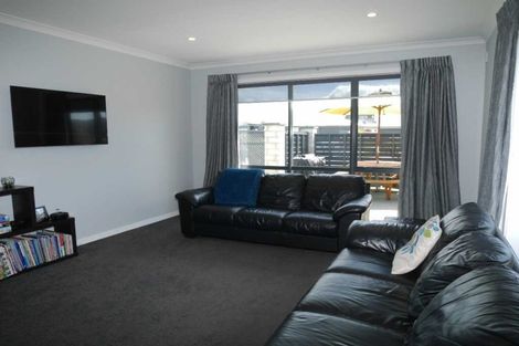 Photo of property in 41 San Priamo Place, Paraparaumu Beach, Paraparaumu, 5032
