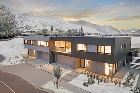 Photo of property in 25 Rubus Street, Wanaka, 9382