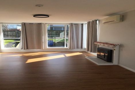 Photo of property in 22 Edgeworth Road, Glenfield, Auckland, 0629