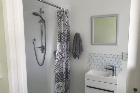 Photo of property in 8 Yorke Road, Haruru, 0204