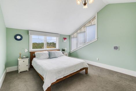 Photo of property in 1/6 Valley Road, Northcote, Auckland, 0626