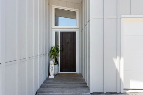 Photo of property in 139 Bruce Wallace Place, Whangamata, 3620