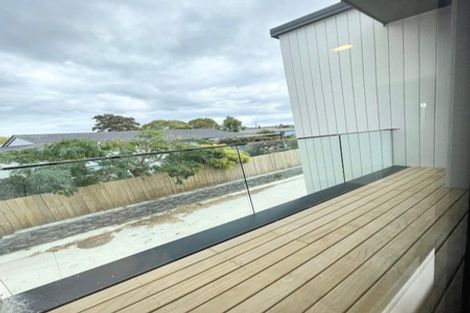 Photo of property in 114c Bruce Mclaren Road, Henderson, Auckland, 0612