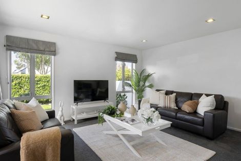 Photo of property in 5 Millpond Place, Parklands, Christchurch, 8083