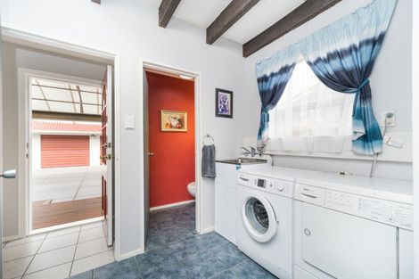 Photo of property in 16 Akaroa Avenue, Awapuni, Palmerston North, 4412