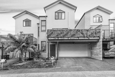 Photo of property in St Claire Village, 27/172 Mcleod Road, Te Atatu South, Auckland, 0610
