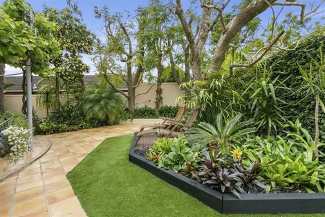 Photo of property in 2/15 Sylvan Park Avenue, Milford, Auckland, 0620