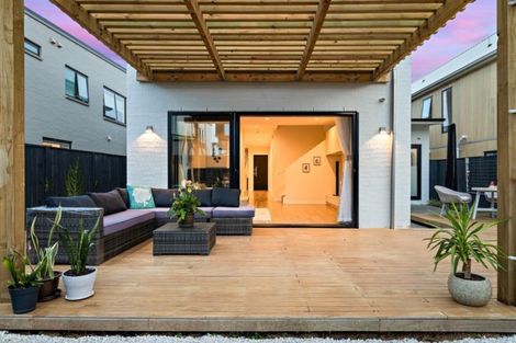 Photo of property in 14 Sacred Kingfisher Road, Hobsonville, Auckland, 0616