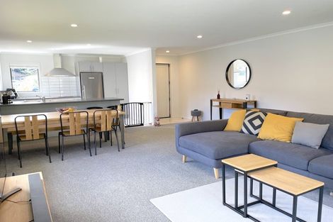 Photo of property in 17 Mooring Close, Whitby, Porirua, 5024