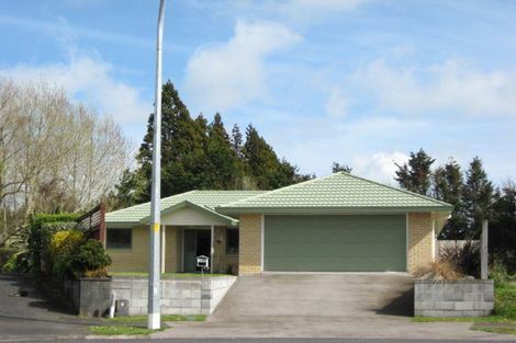 Photo of property in 28 Tainui Terrace, Inglewood, 4330