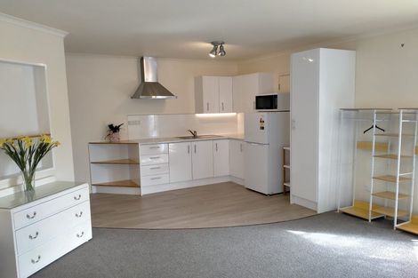 Photo of property in 17r Beech Court, Welcome Bay, Tauranga, 3175