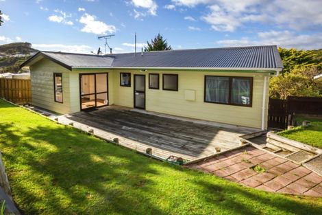 Photo of property in 71 Omapere Street, Whitby, Porirua, 5024