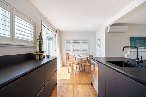 Photo of property in 1/121 Ocean View Road, Hillcrest, Auckland, 0627