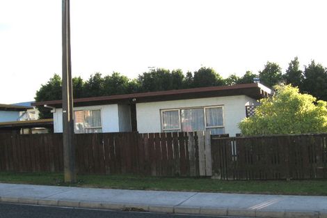 Photo of property in 1/2 Pomelo Road, Te Atatu South, Auckland, 0610