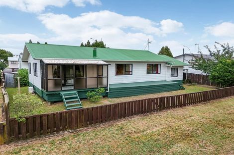 Photo of property in 76a Kahikatea Drive, Melville, Hamilton, 3206