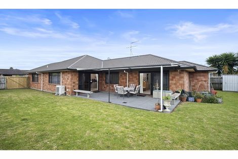 Photo of property in 8 Puketi Lane, Waiuku, 2123