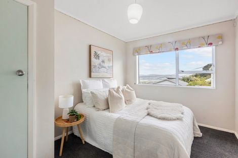 Photo of property in 7 Bowes Crescent, Strathmore Park, Wellington, 6022