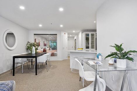 Photo of property in 1c/175 Hurstmere Road, Takapuna, Auckland, 0622