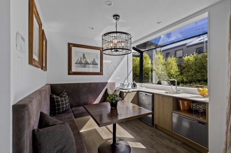 Photo of property in 5 Sunrise Lane, Queenstown, 9300