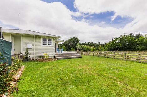 Photo of property in 18 Tiffen Lane, Waipawa, 4210