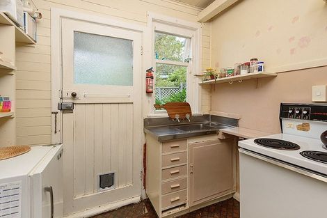 Photo of property in 33 Bentinck Avenue, Strathmore Park, Wellington, 6022