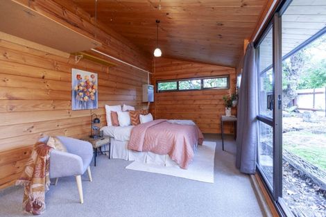 Photo of property in 1a Karaka Grove, Waikanae, 5036