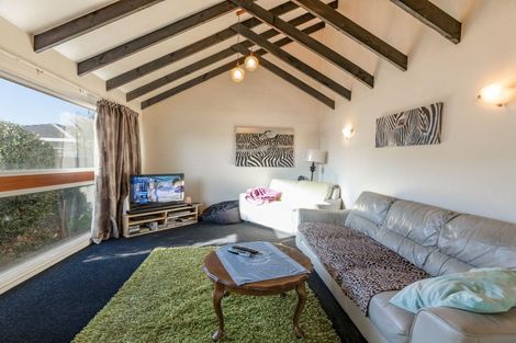 Photo of property in 48 Chipping Lane, Redwood, Christchurch, 8051