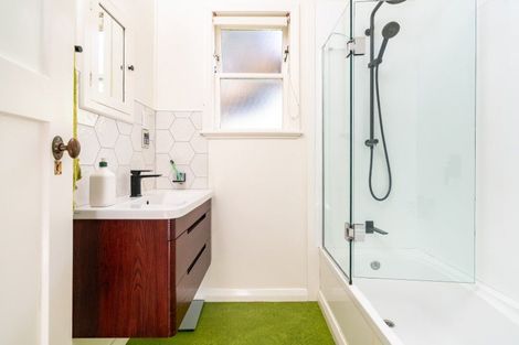 Photo of property in 167 Totara Road, Miramar, Wellington, 6022