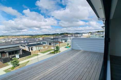 Photo of property in 38 Ascension Crescent, Orewa, 0931