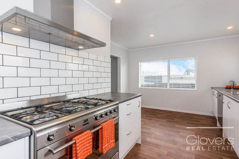Photo of property in 1/81 West Coast Road, Glen Eden, Auckland, 0602