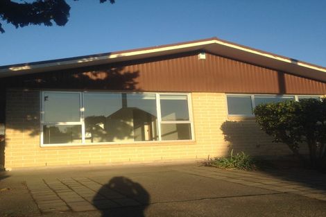 Photo of property in 77 Memorial Avenue, Ilam, Christchurch, 8053