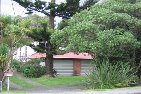 Photo of property in 71 Seaview Road, Paraparaumu Beach, Paraparaumu, 5032