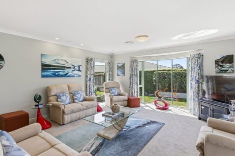 Photo of property in 100 Milne Drive, Paraparaumu, 5032