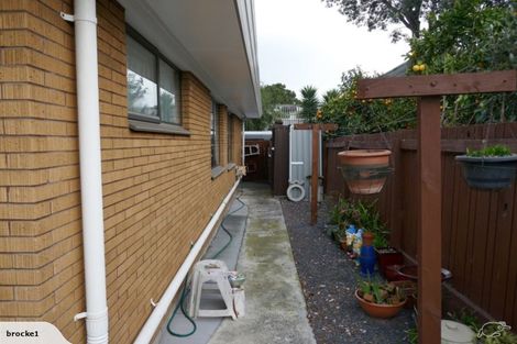 Photo of property in 1/2 Taonui Street, Rosehill, Papakura, 2113