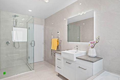 Photo of property in 8 Crossgar Road, Flat Bush, 2019