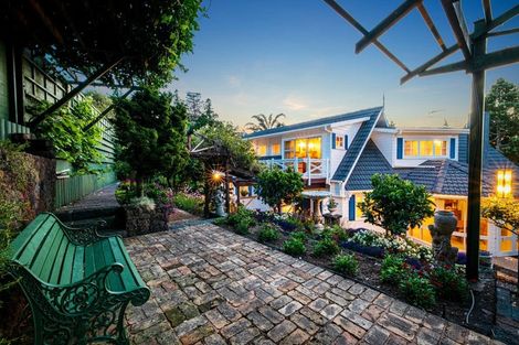 Photo of property in 32 Deane Avenue, Titirangi, Auckland, 0604