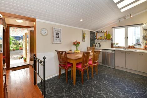 Photo of property in 28 Puriri Street, Helensville, 0800